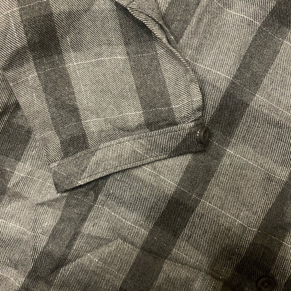 Side stitch Grey Plaid Button Up Size XS - Picture 6 of 6